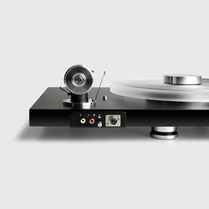 Pro-Ject Debut Reference 10 Turntable (Pick It PRO B MM Cartridge)