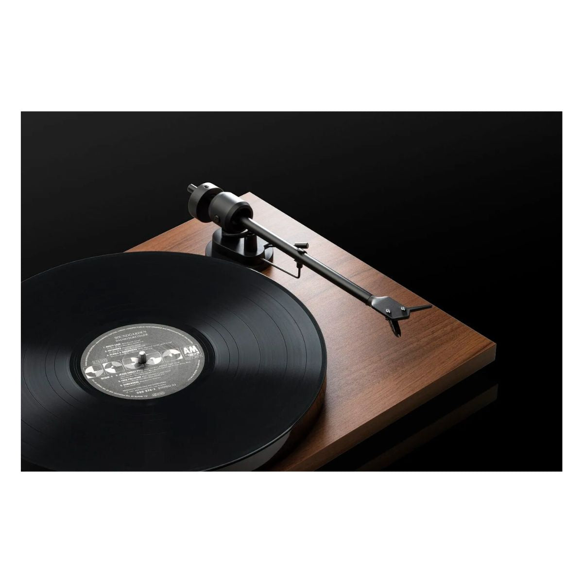 Pro-Ject E1 BT Turntable (Ortofon OM5e Cartridge)