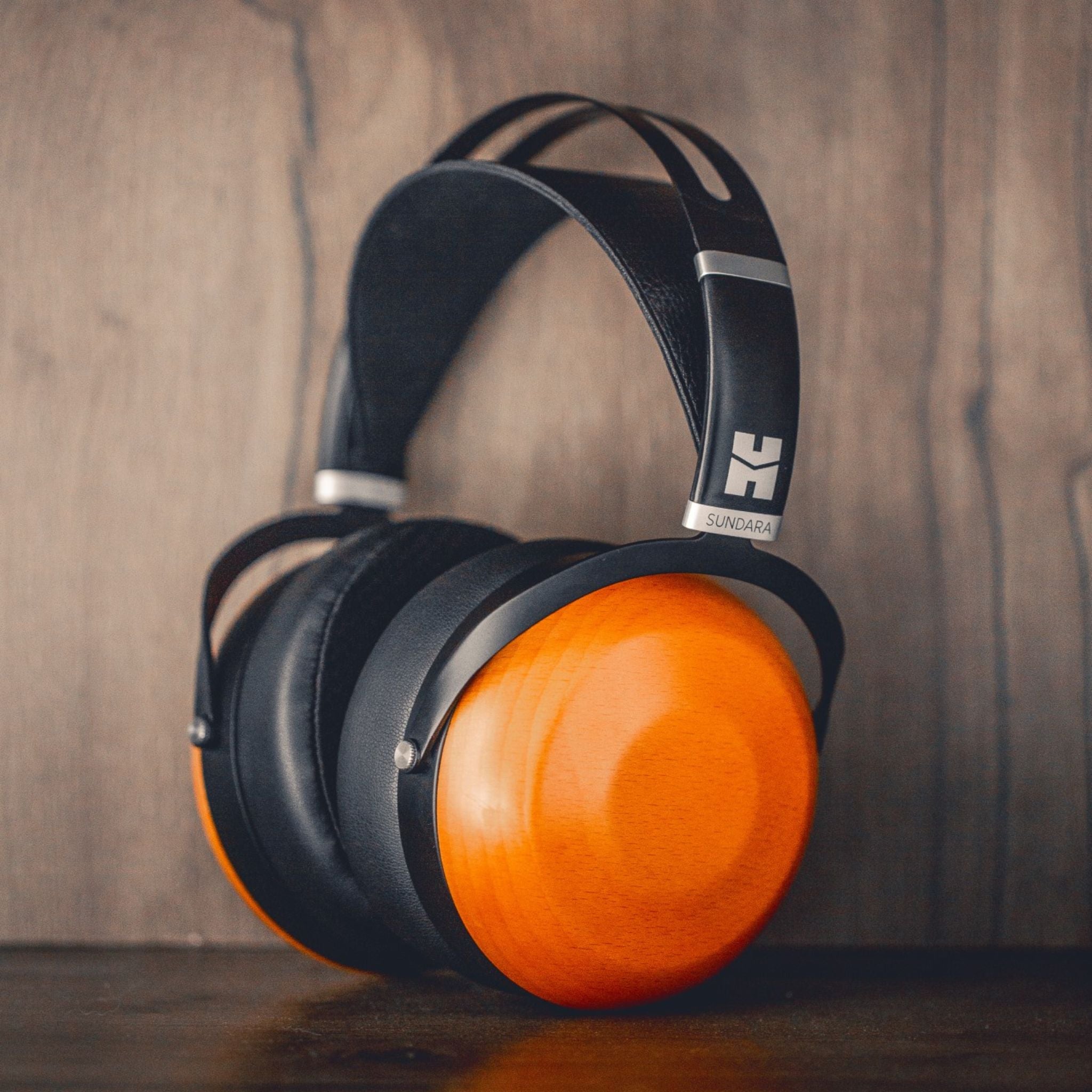 HiFiMAN Sundara Closed-Back Headphones - AV One